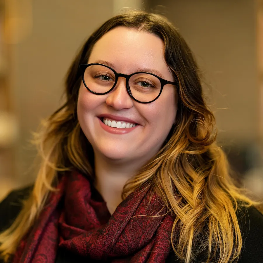 lindsey_gazlay_headshot