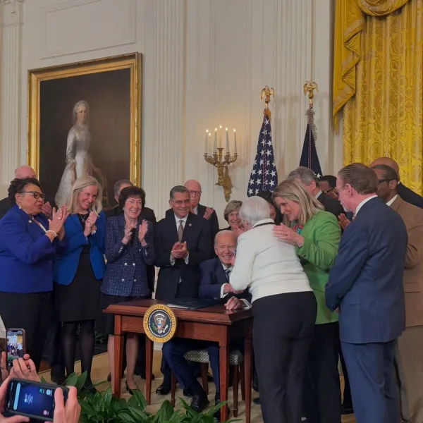 wep-gpo_signing-2.jpg